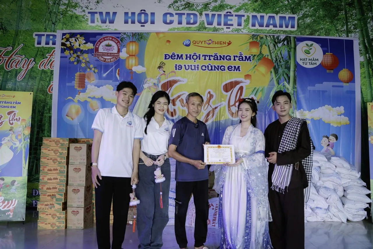 Giao diện nền tảng Win33 với biểu tượng uy tín và an toàn, thể hiện sự chuyên nghiệp của một nhà cái cá cược trực tuyến hàng đầu Việt Nam.